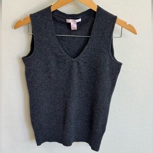 Qi Cashmere Charcoal Gray Sleeveless 100% Cashmere Sweater Vest Like New! Size M